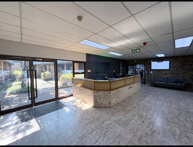 6,052M² OFFICE FOR SALE IN HALFWAY HOUSE